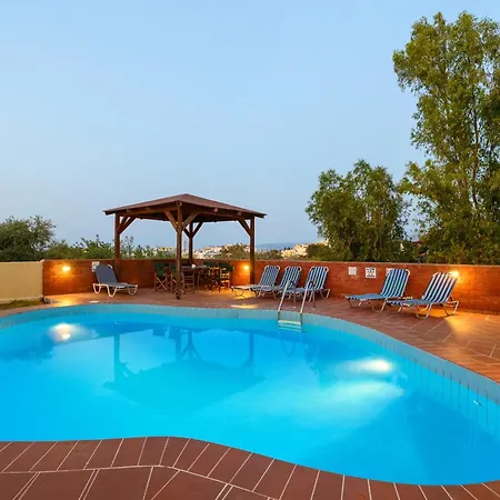 Nine Muses Апартаменти *