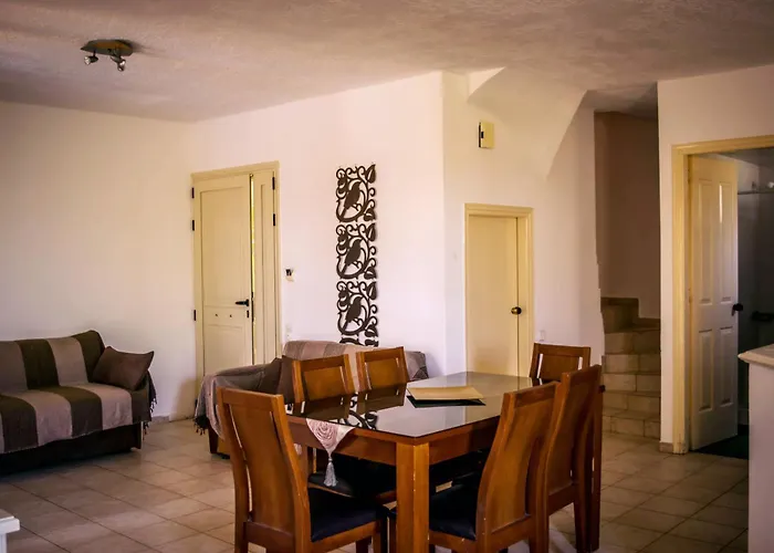 Nine Muses Апартаменти *